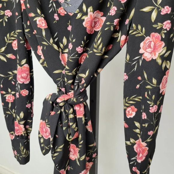 Dynamite Tie Waist Tunic Top - Picture 2 of 7